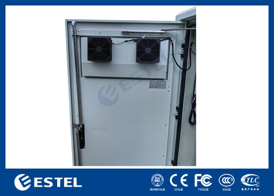 Armazém de 19 polegadas para exterior 32U IP65 com ventiladores de refrigeração Iluminação LED Segurança para telecomunicações e aplicações industriais